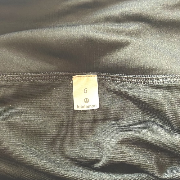 Lululemon Speed-Up Running shorts with liner - Picture 3 of 3